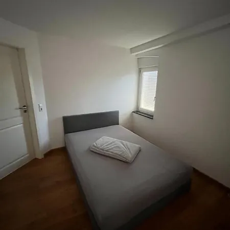 Апартаменты Neu Stylische Loft Mit Balkon, Geeignet Fuer Familien